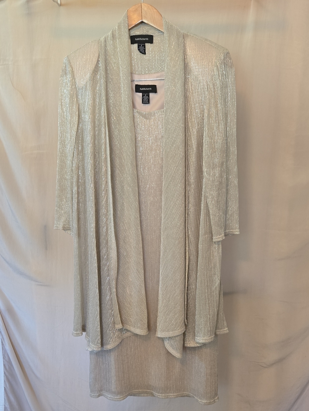 R & M Richards Crinkle Knit Metallic Dress & Jacket Formal Set Size 8 Champagne